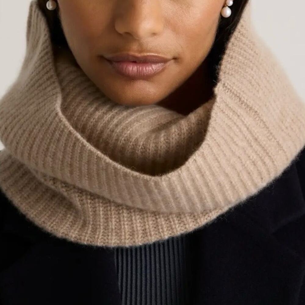 Quince Mongolian 100% Cashmere Snood in Oatmeal